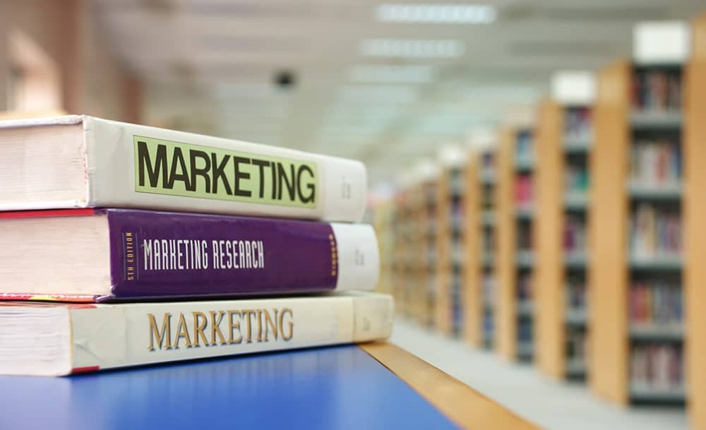 Top 10 knjiga iz oblasti marketinga: psihologija pridobijanja kupaca
